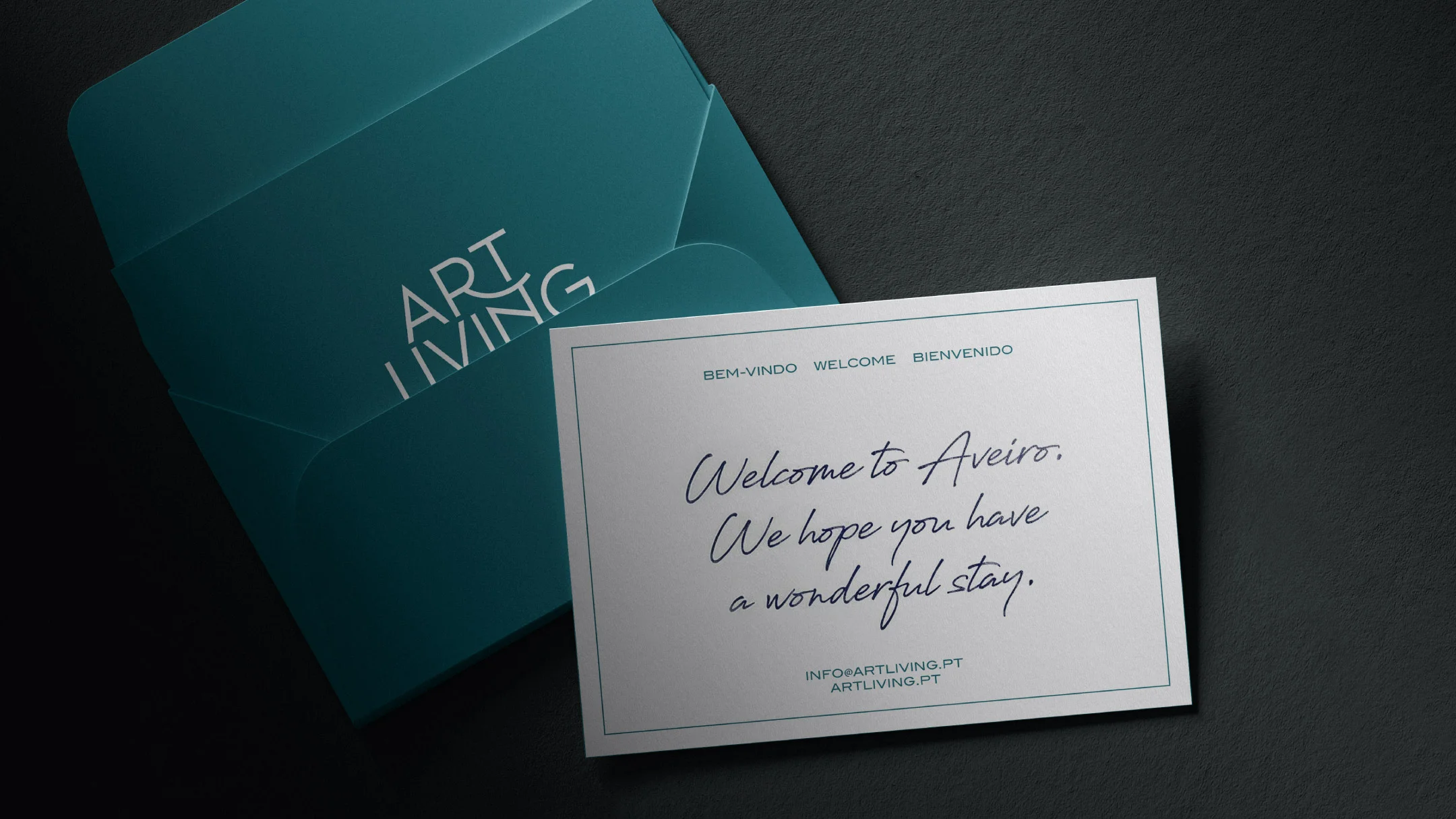 Projeto Art Living da Nhdesign: Carta de boas-vindas integrada na identidade Art Living