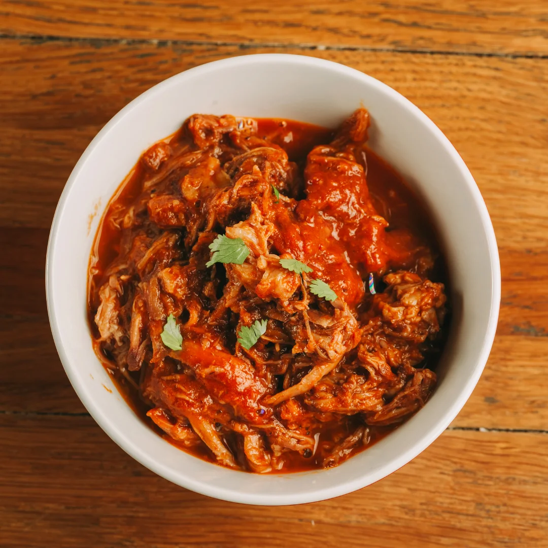 Projeto SMASH VS THREAT da Nhdesign: Tigela com carne desfiada temperada em estilo mexicano