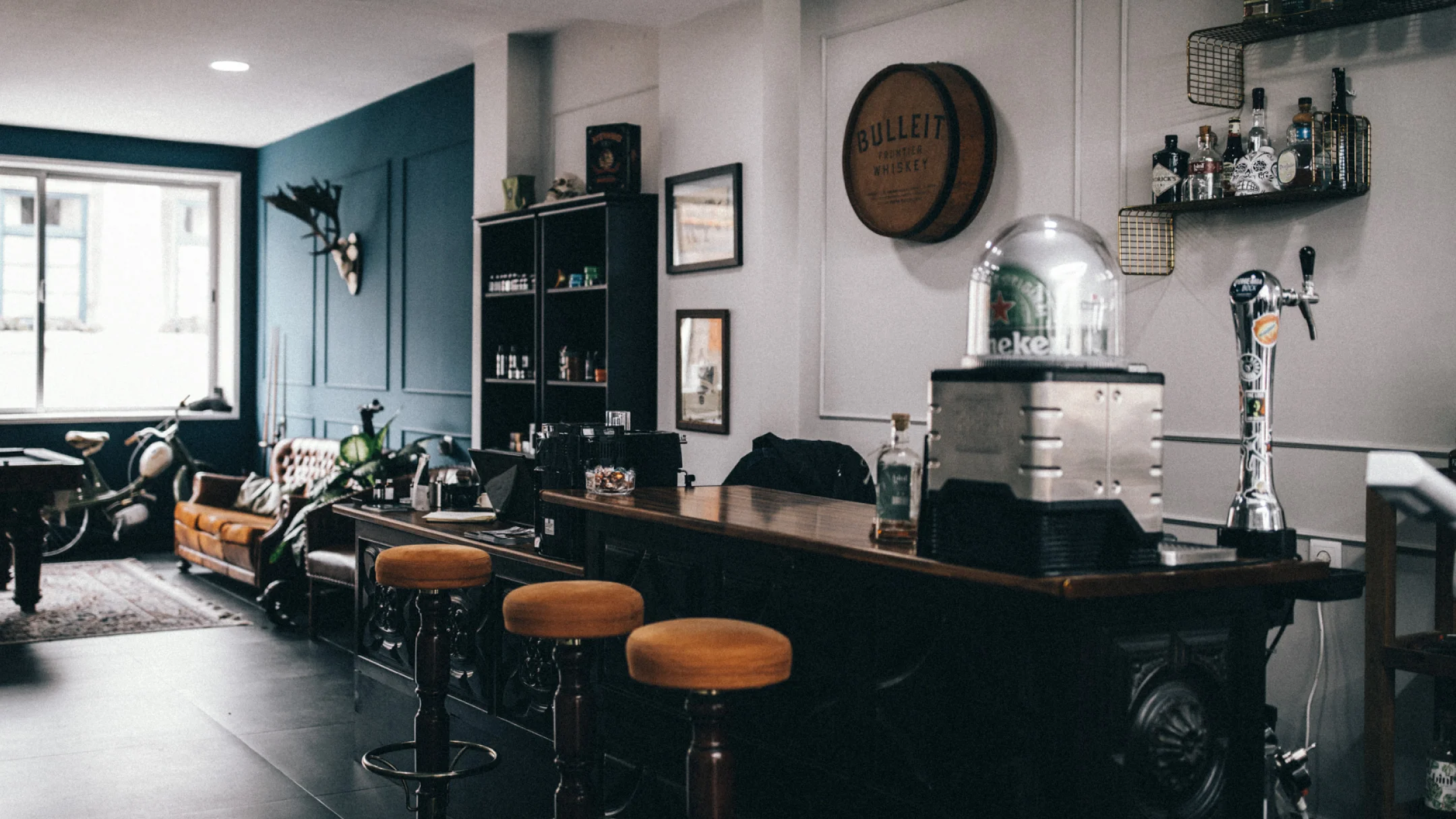 Nhdesign project Le Beard: View of the space highlighting the brand’s identity and atmosphere