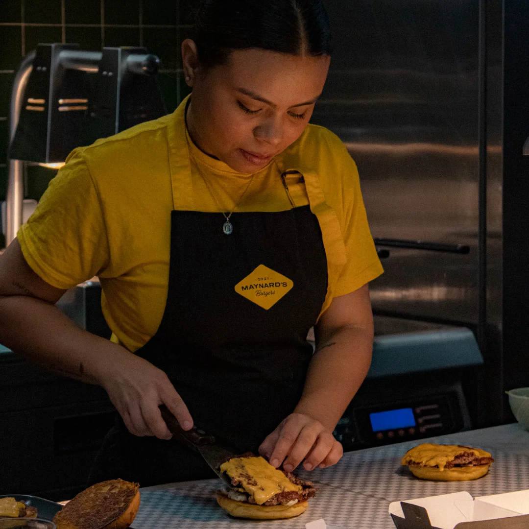 Nhdesign project Maynard's Burgers: Food preparation in a kitchen environment