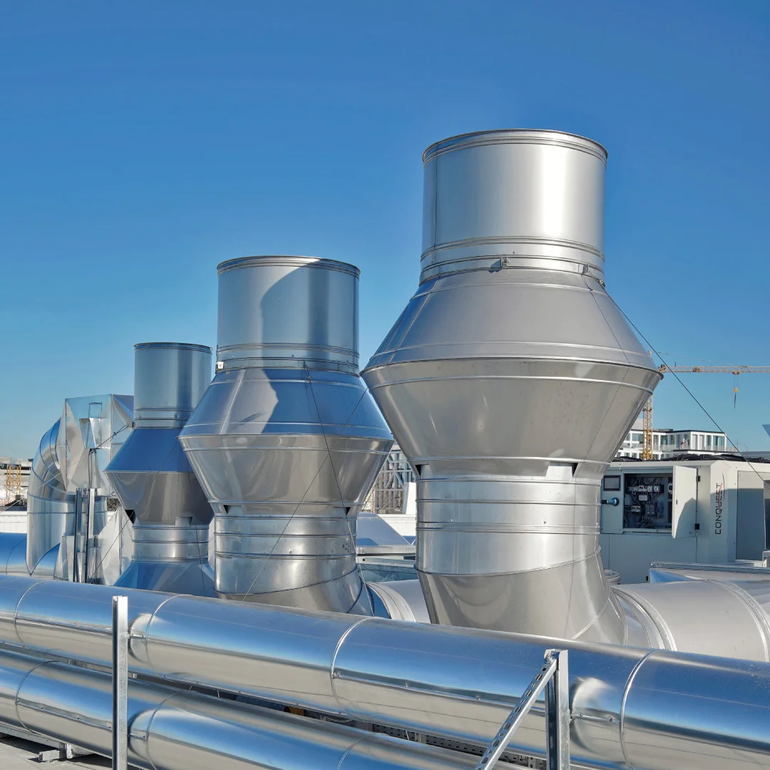 Projeto NB Klima da Nhdesign: Condutas e sistemas de ventilação metálicos da NB Klima ao ar livre