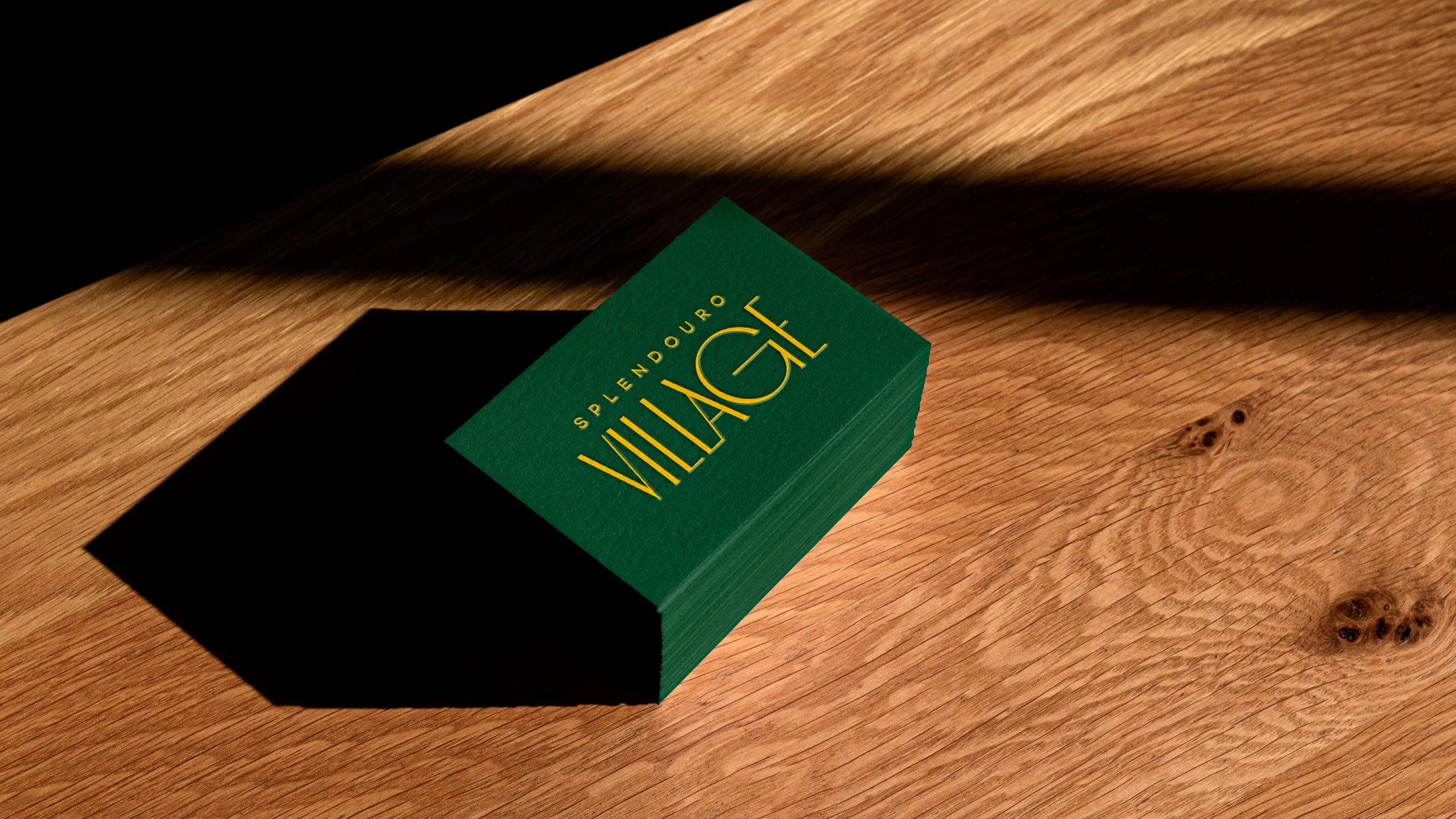 Projeto Splendouro Village da Nhdesign: Cartão de visita do Splendouro Village