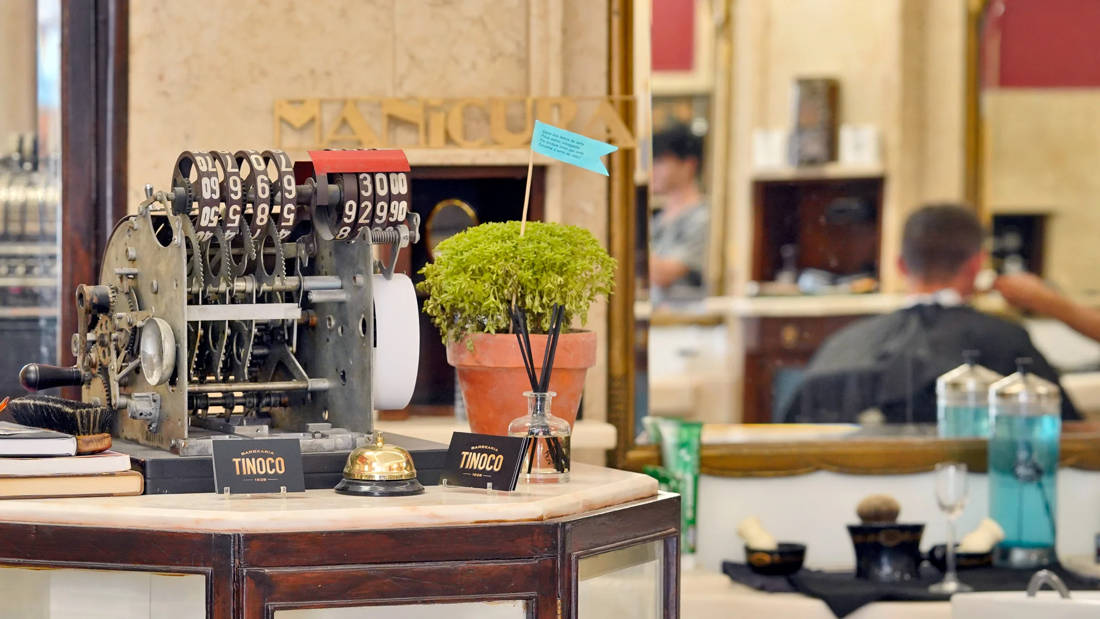 Nhdesign project Barbearia Tinoco: Tinoco's Barbershop