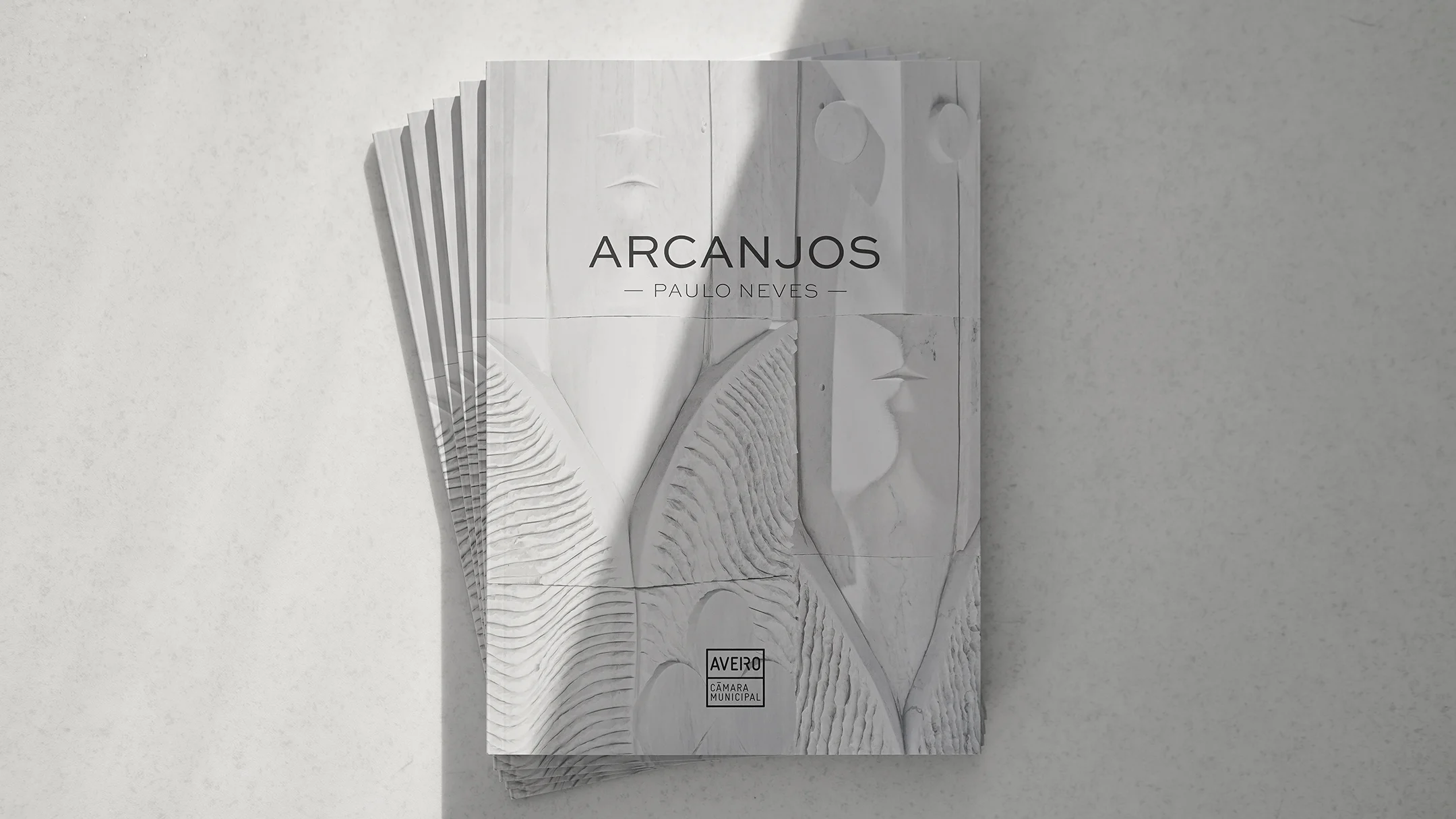 Nhdesign project Arcanjos: Cover of the Paulo Neves catalog