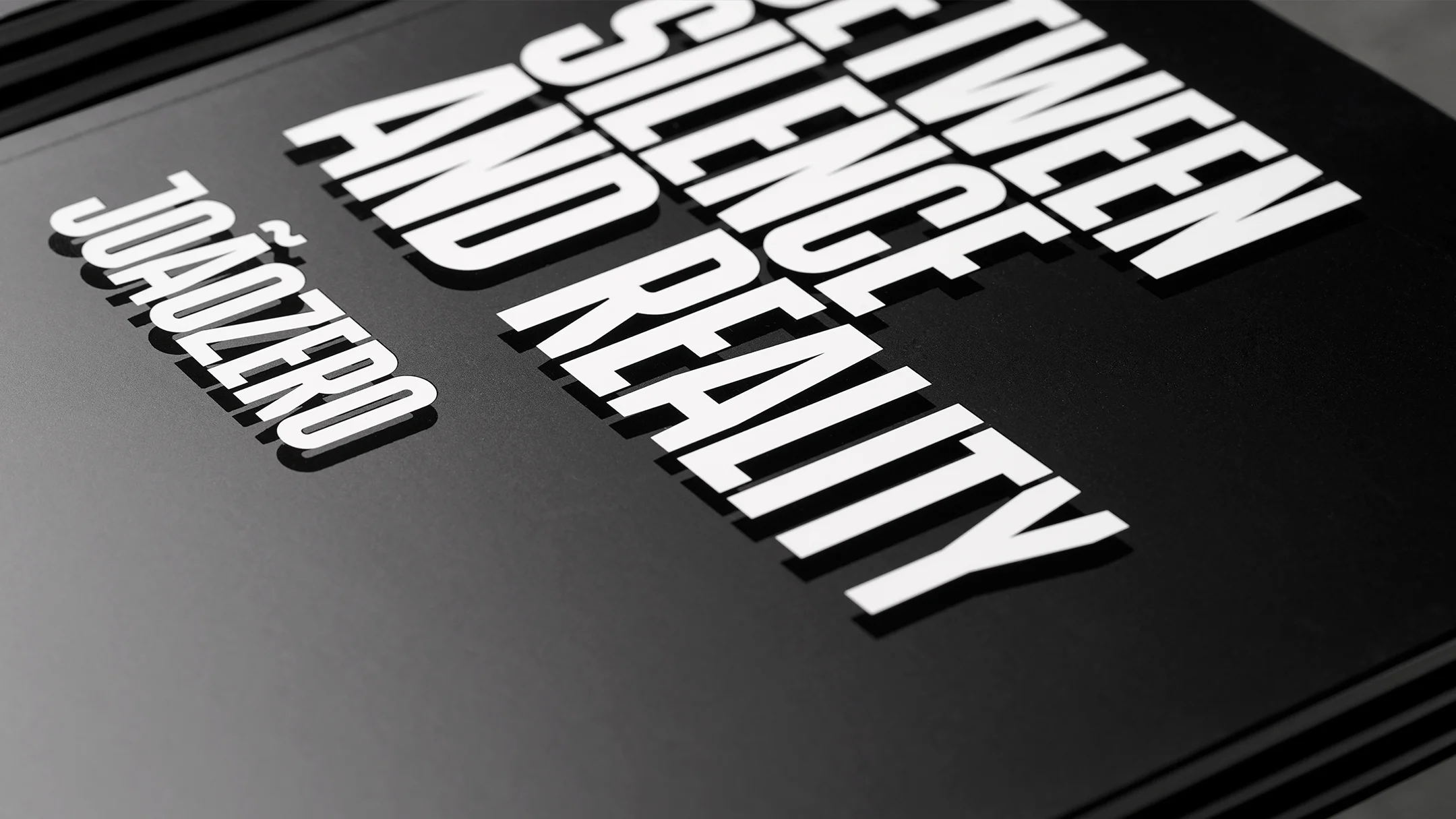 Nhdesign project Between Silence and Reality: Detail of the printing of the João Zero catalog