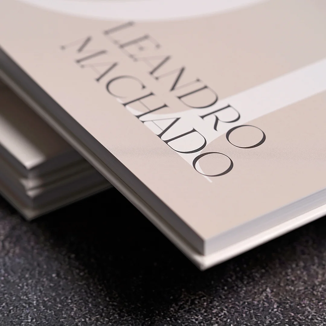 Nhdesign project Leandro Machado, 25 anos: Detail of the Leandro Machado catalog