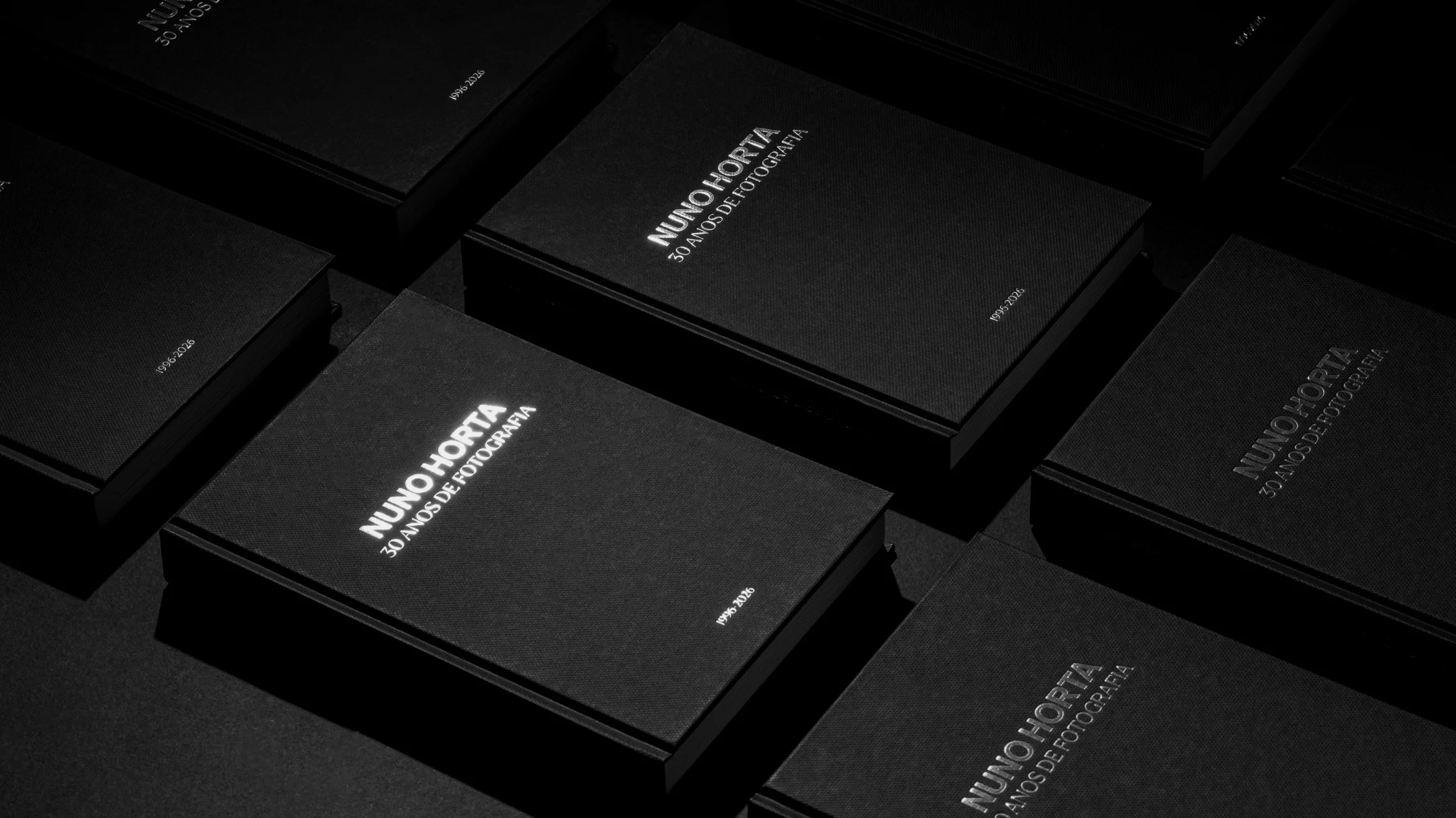 Nhdesign project 30 Anos de Fotografia: Editorial identity applied to the book cover