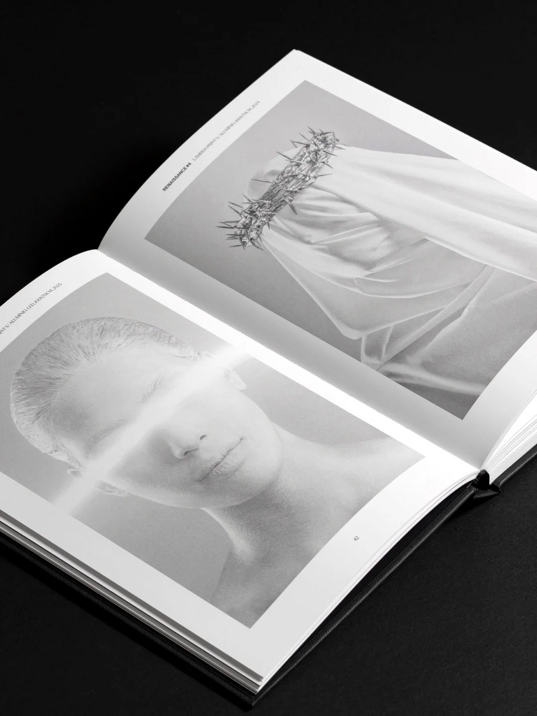 Nhdesign project 30 Anos de Fotografia: Editorial layout of the book's inside pages