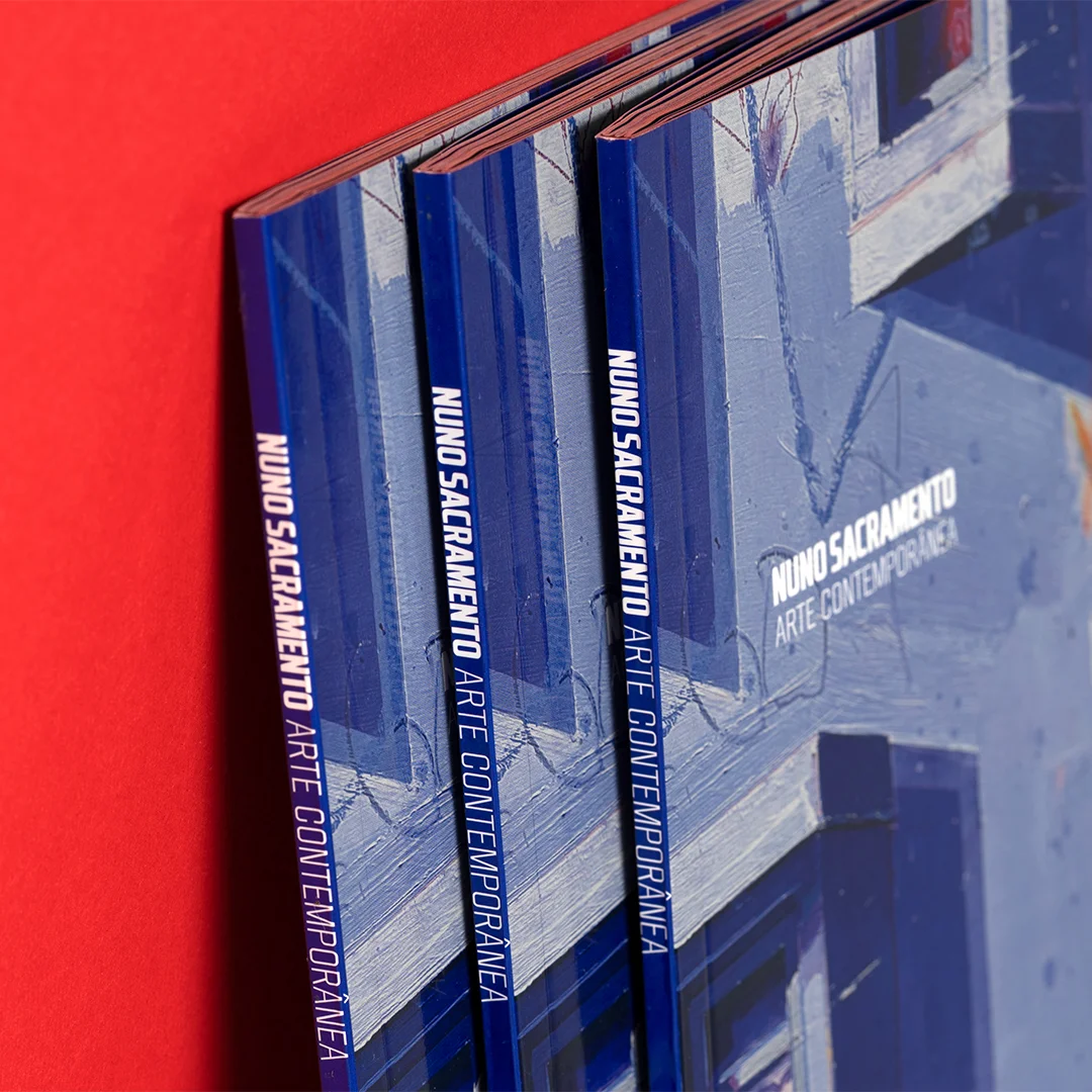 Nhdesign project Sentido Obligatorio: Detail of the spine of the Sentido Obligatorio catalog