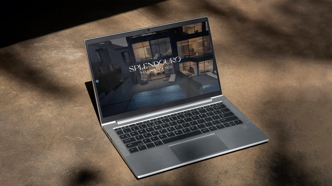 Localizada na Marina do Rio Douro, esta arquitetura arrojada combina harmoniosamente residências com uma vista panorâmica única., Nhdesign